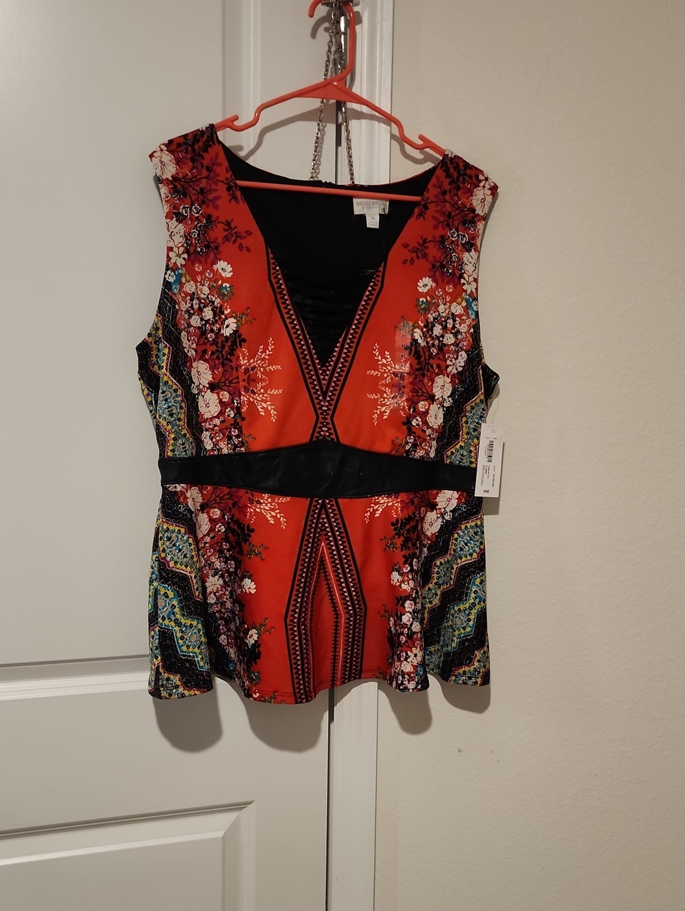 Bisou Bisou Red Floral V-Neck Sleeveless Tunic with Black Waistband